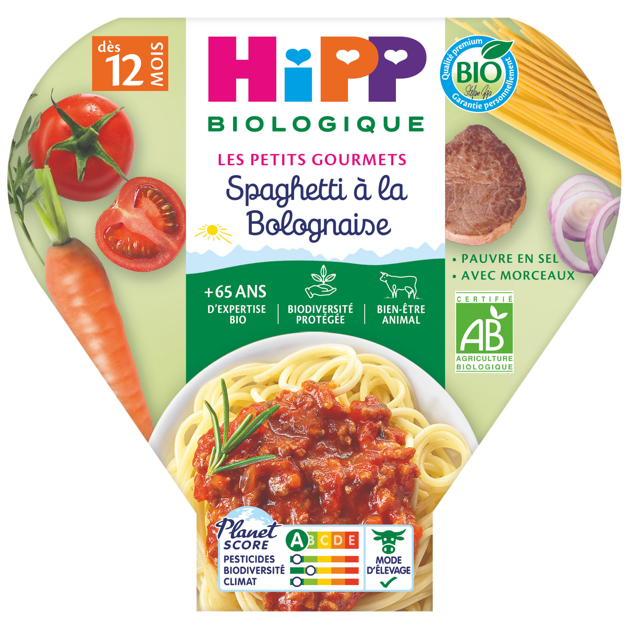 Un produit alimentaire emballé avec une étiquette portant la mention "Hipp Biologique", une représentation de spaghettis à la sauce bolognaise et divers symboles indiquant qu'il est biologique, qu'il convient aux enfants de plus de 65 jours et qu'il a une note Planète.